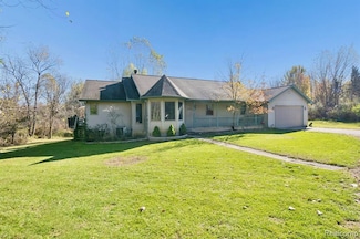 4842 Preston Rd, Howell, MI 48855