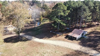 513 Rabbit Town Rd, Albertville, AL 35950
