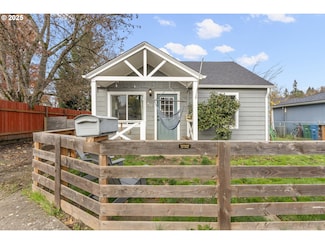 411 Lane St, Silverton, OR 97381