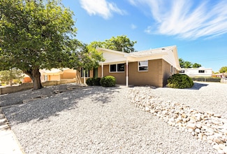 3213 Bahama St NE, Albuquerque, NM 87111