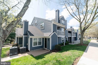 13579 Orchard Dr Unit 3579, Clifton, VA 20124