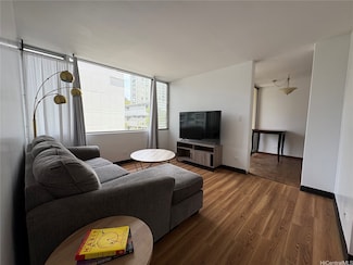 1624 Dole St Unit 303, Honolulu, HI 96822