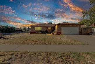 404 E Magnolia Ave, Hanford, CA 93230