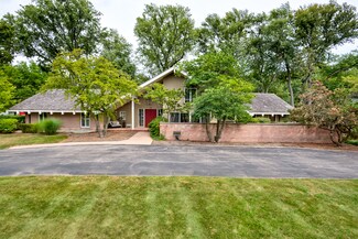 1111 Meadows Rd, Geneva, IL 60134