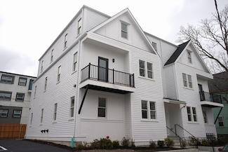 8 Oakhurst St Unit 6, Dorchester Center, MA 02124