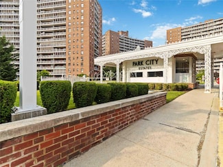 61-25 98th St Unit 2H, Rego Park, NY 11374