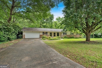 450 S Susan Creek Dr, Stone Mountain, GA 30083