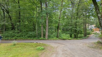 37 Shore Rd, Windham, ME 04062