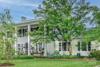 832 4th Ave W, Hendersonville, NC 28739