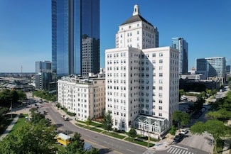925 E Wells St, Milwaukee, WI 53202