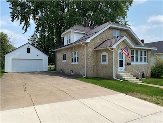 1114 Newman St, Bloomer, WI 54724