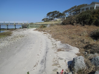 490 Island Rd, Harkers Island, NC 28531