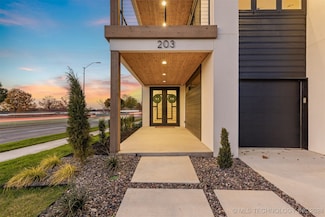 203 E 45th Ct, Tulsa, OK 74105