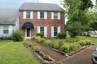 1357 Village Green Dr, Hixson, TN 37343