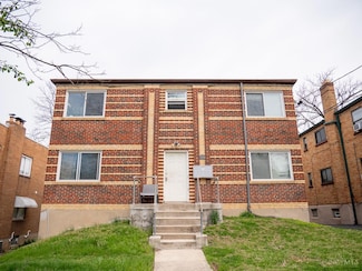 526 Riddle Crest Ln, Cincinnati, OH 45220