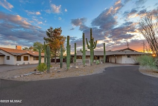 901 W Las Lomitas Rd, Tucson, AZ 85704