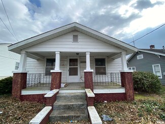 1115 E Sloan St, Harrisburg, IL 62946