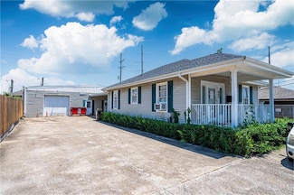 805 Hickory Ave, Harahan, LA 70123