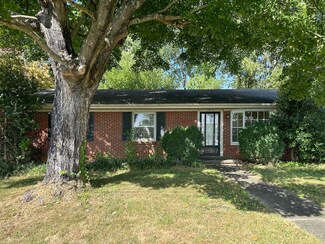 1414 Aiken St, Staunton, VA 24401