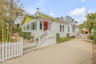 216 Florida Ave, New Smyrna Beach, FL 32169