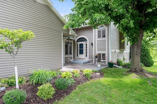 4540 Niagara Ln N, Plymouth, MN 55446