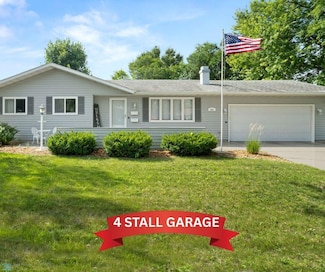 226 30th Ave N, Fargo, ND 58102