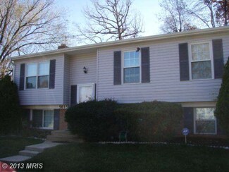 5615 Saint Charles Dr, Woodbridge, VA 22193