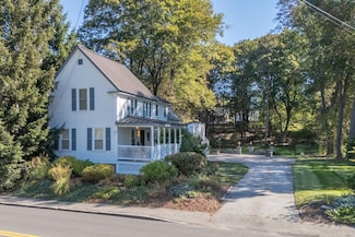 255 River Rd, Manchester, NH 03104