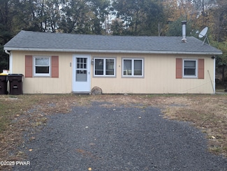 112 River Rd, Millrift, PA 18340