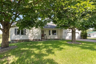 104 E County Rd N, Le Roy, MN 55951