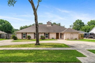 7910 Sands Point Dr, Houston, TX 77036