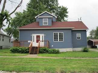 910 S 15th St, Centerville, IA 52544