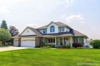 9266 Bluff Lake St, Zeeland, MI 49464