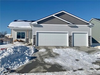 945 Juniper Dr, Carlisle, IA 50047