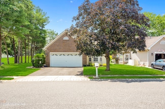 180 Sylvan Lake Blvd, Bayville, NJ 08721