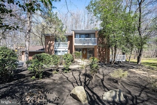 8409 Carlynn Dr, Bethesda, MD 20817
