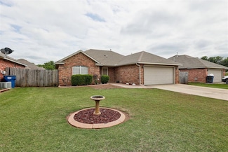 520 E Juniper Ln, Mustang, OK 73064