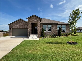 1002 Vista Ave, Prairie Grove, AR 72753