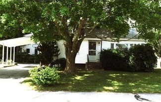 19 Westwood Dr, North Dartmouth, MA 02747