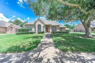 1990 Troon Dr, Alvin, TX 77511