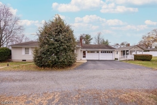 81 Elwood Ave, Flemington, NJ 08822