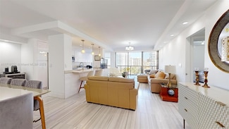 19667 Turnberry Way Unit 14F, Aventura, FL 33180