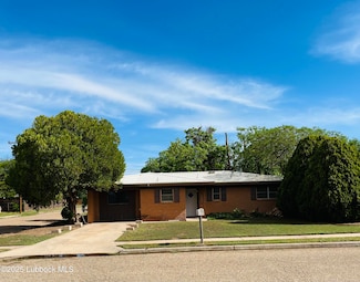 1301 6th St, Shallowater, TX 79363
