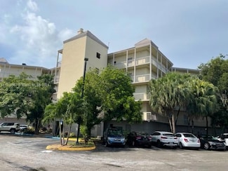 8290 Lake Dr Unit 517, Doral, FL 33166
