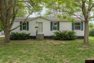 438 Swift St, Saint Peter, MN 56082