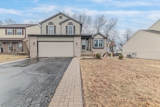 2708 Peppertree Ln, Waukegan, IL 60085