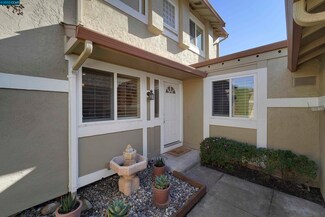 582 La Corso Dr, Walnut Creek, CA 94598