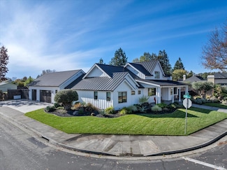 229 Grove St, Windsor, CA 95492