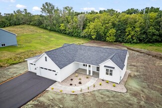 368 Moelter Ln, Hudson, WI 54016