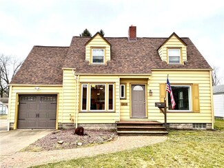 1408 Kensington St NW, Warren, OH 44485